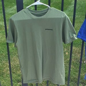 Patagonia Men’s Small short sleeve green T-shirt